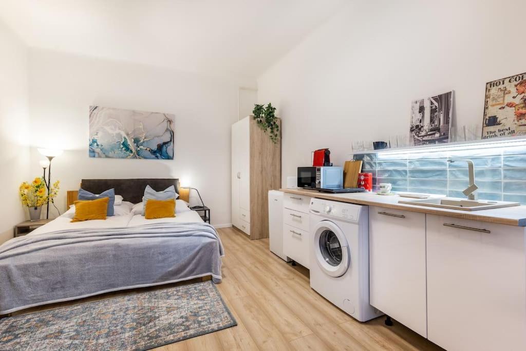 Urbannest - Super Cozy By Nw